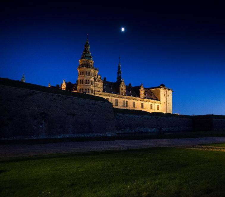 デンマーク「クロンボー城」の魅力とは？ハムレットの舞台となった城の地下には巨人が･･･