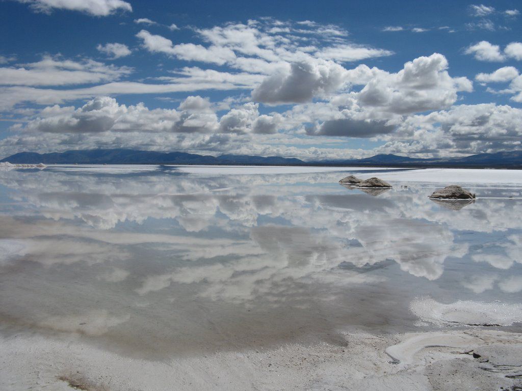 ウユニ湖超え!? アルゼンチンの秘境、サリーナス・グランデスの塩湖