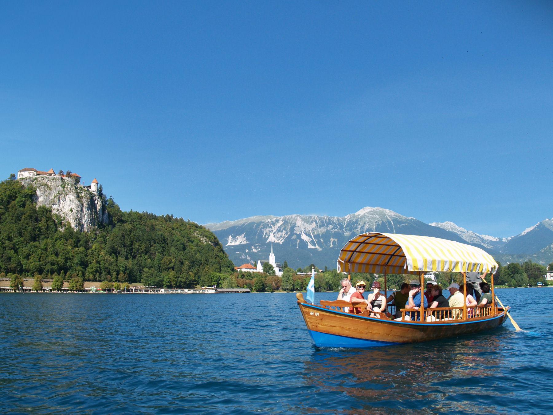 スロベニア旅行で訪れたいブレッド湖と周辺エリア観光名所！眼下に広がる絵画のような絶景