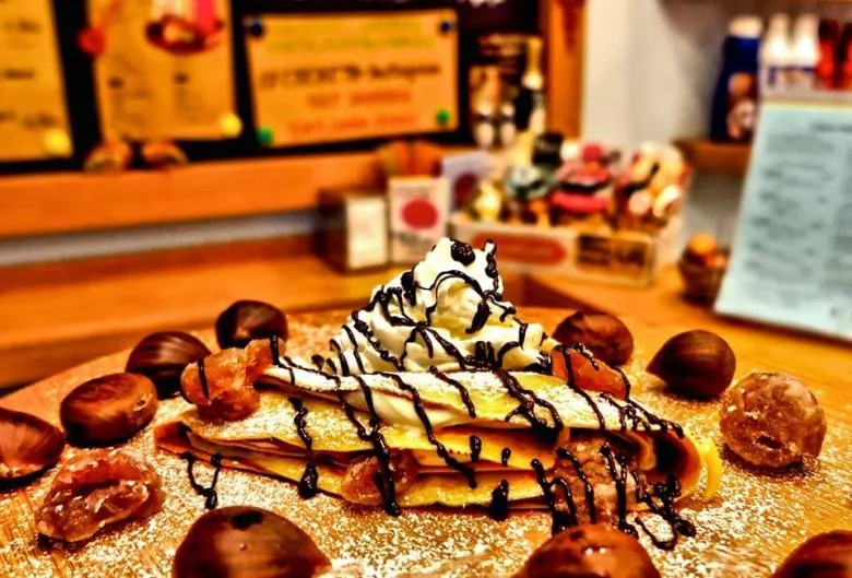 Crêpe Mont Blanc: Crema di Marroni, Cioccolato Fondente, Marron Glacès, Panna Mo