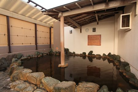 都会のオアシス！板橋天然温泉「スパディオ」の露天風呂で疲れと冷えを癒そう