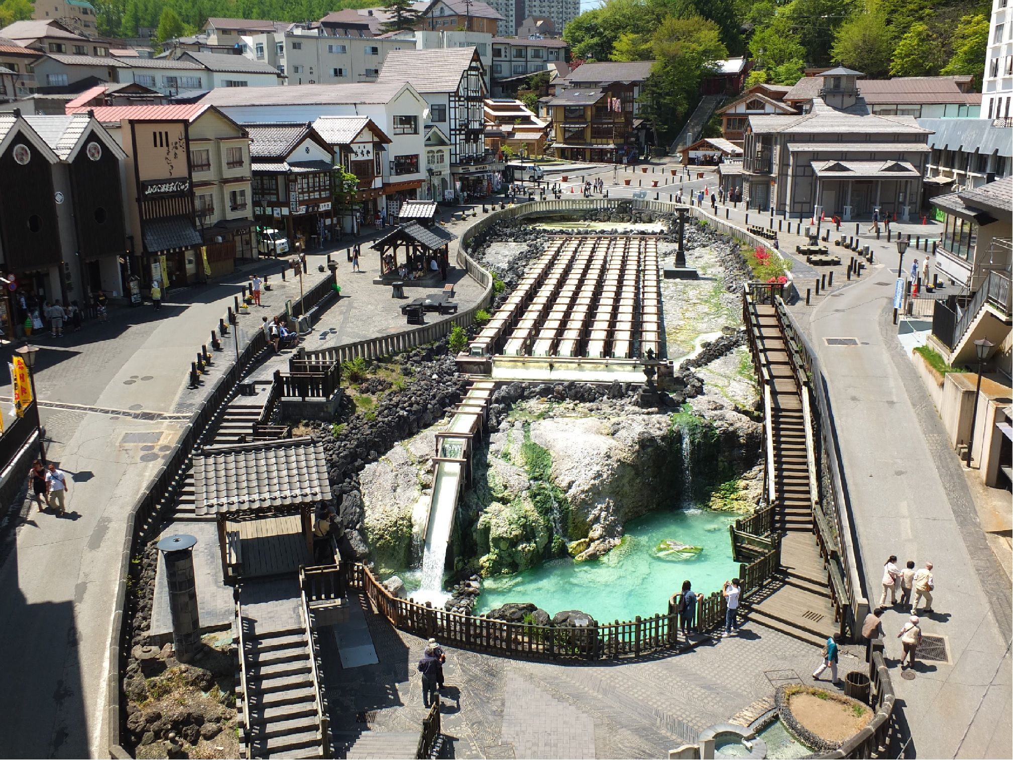日本三名泉・草津温泉の効能がすごい！湯畑のライトアップは絶景！