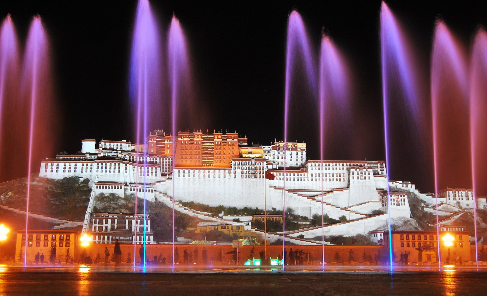チベット・ポタラ宮の謎や行き方を徹底解剖！主のいない巨大宮殿とは？