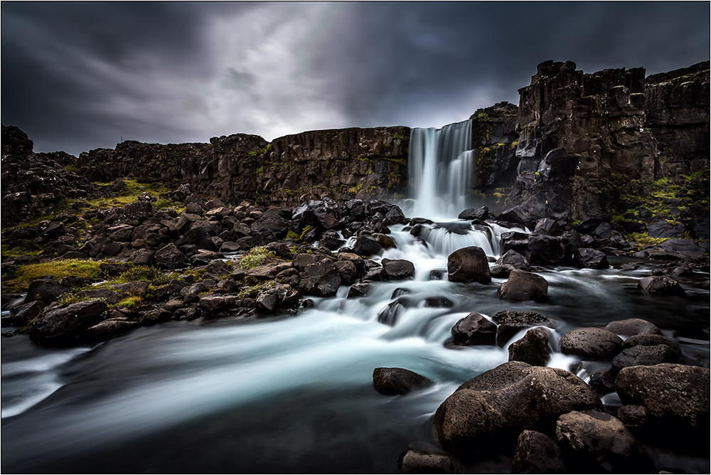 アイスランドの自然観光スポット「シングヴェトリル国立公園」で奇跡の絶景を目撃！