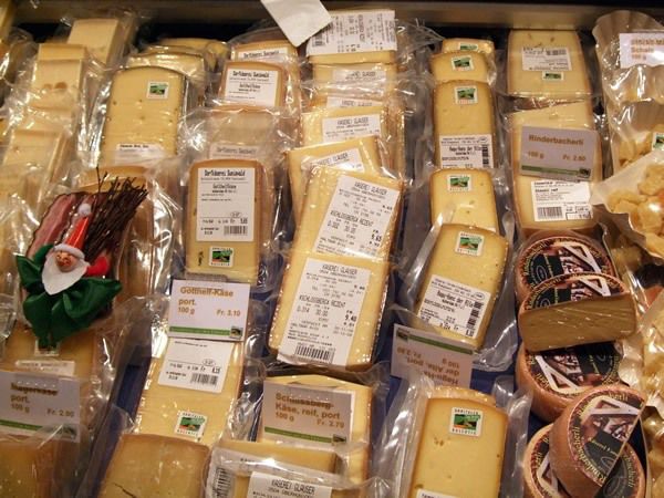 スイスで食べたいチーズ使用の郷土料理特集！絶景と一緒に刻みたい最高の味を