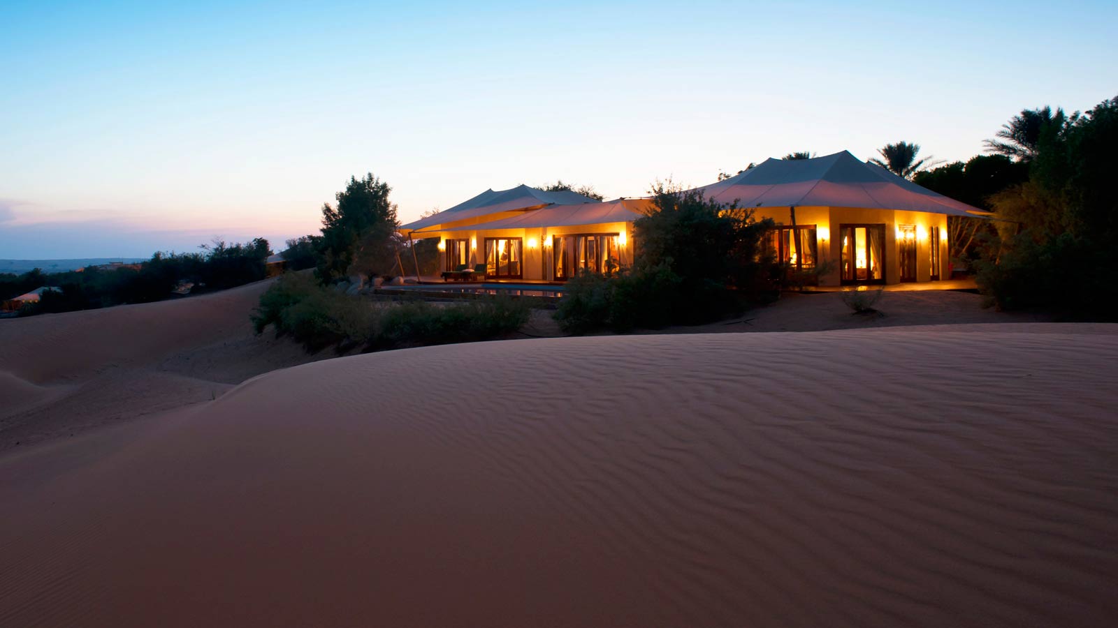 UAEドバイでおすすめの贅沢ホテルにズームイン！砂漠に現れるオアシスでリラックスしちゃお♪