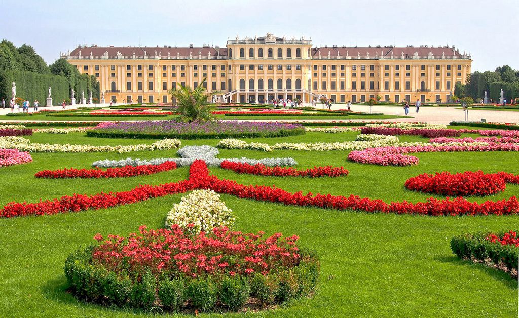 ウィーン見どころ＆観光スポット５選！ハプスブルク家の栄光を巡り美術館や宮殿へ