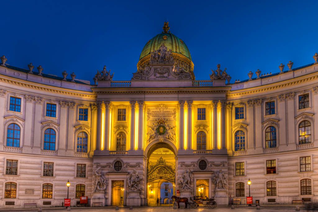 ウィーン見どころ＆観光スポット５選！ハプスブルク家の栄光を巡り美術館や宮殿へ