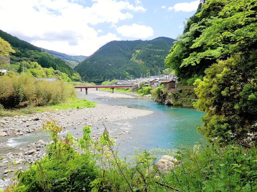 「日本で最も美しい村」！高知県馬路村で何もしない極上贅沢旅を堪能しよう