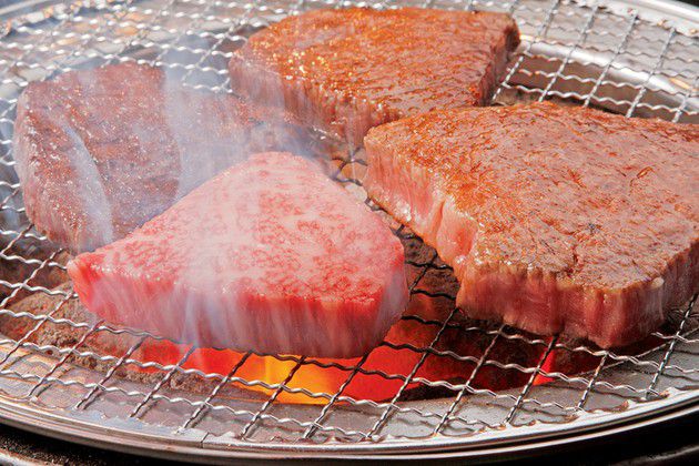 【福岡・博多】国産牛カルビが一人前390円!? 七輪で焼く焼き肉「HACHIHACHI」がおいしすぎる