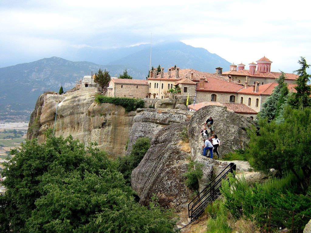 ギリシャの世界遺産メテオラってどんなところ？岩上の修道院を訪ねよう