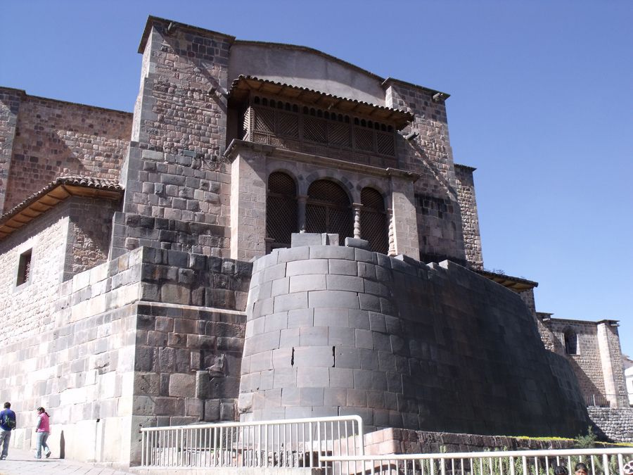 【ペルー・クスコ】黄金の神殿「サントドミンゴ教会」を観光！キリスト教とインカ帝国の文化の融合