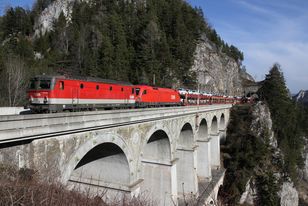 ゼメリング鉄道でオーストリアの絶景を巡る旅！世界遺産の鉄道を満喫！