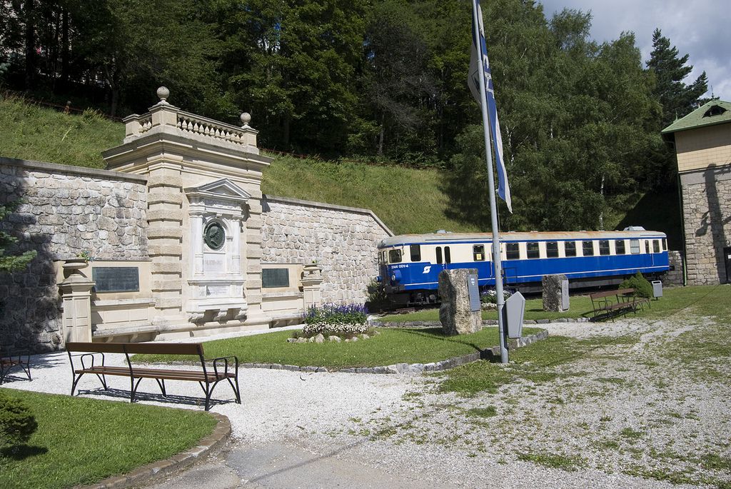ゼメリング鉄道でオーストリアの絶景を巡る旅！世界遺産の鉄道を満喫！