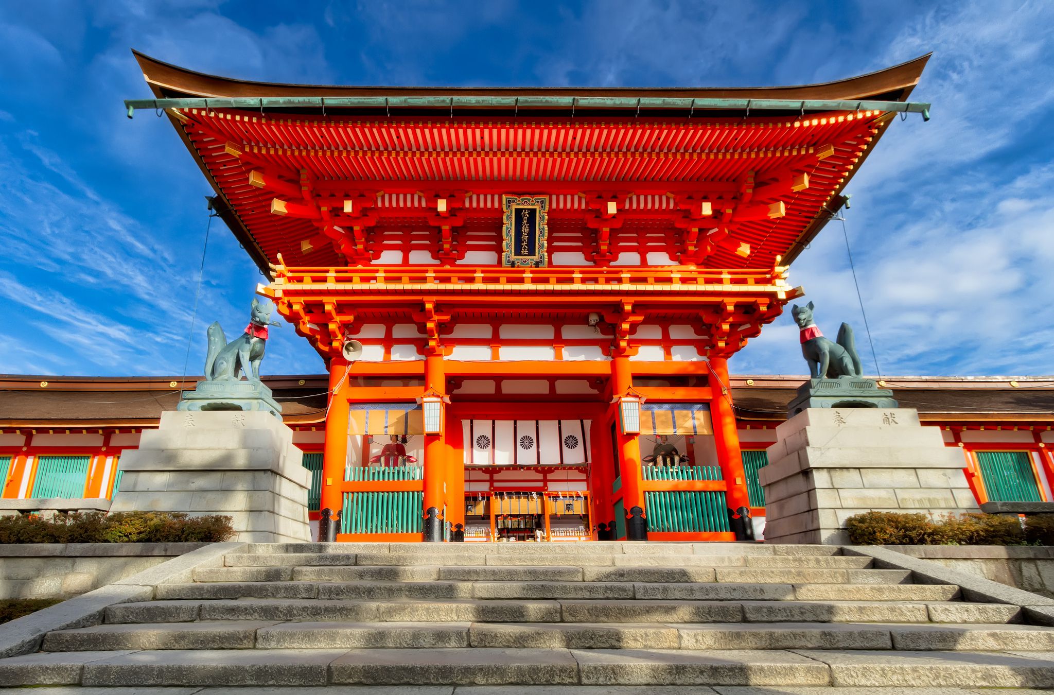 京都観光なら人気神社「伏見稲荷神社」！稲荷山でエネルギーチャージ