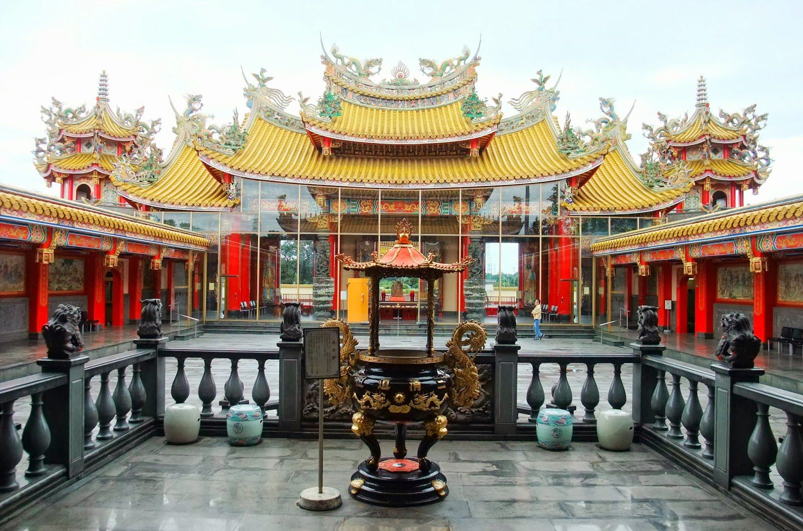 埼玉の超穴場！畑の中に突然現れる台湾寺院「聖天宮」がすごい