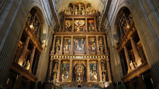 スペインの世界遺産「エル・エスコリアル修道院」で美しき図書館や貴重な美術品に圧倒される！