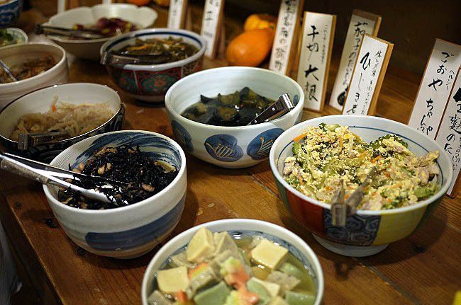 京都名物！京野菜＆おばんざいがいっぱい食べられるバイキングのお店4選