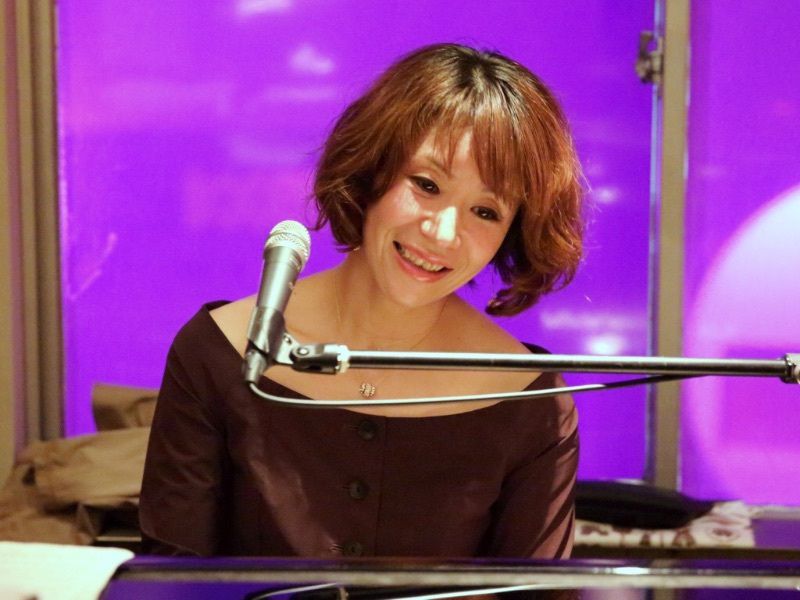 東京都内でピアノ生演奏が聴けるお洒落なバーおすすめ６選！記念日デートにも！