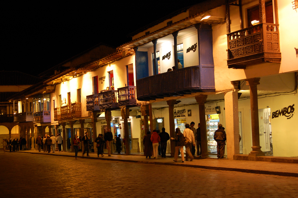 ペルー・クスコ観光の拠点アルマス広場！観光スポット＆レストラン特集