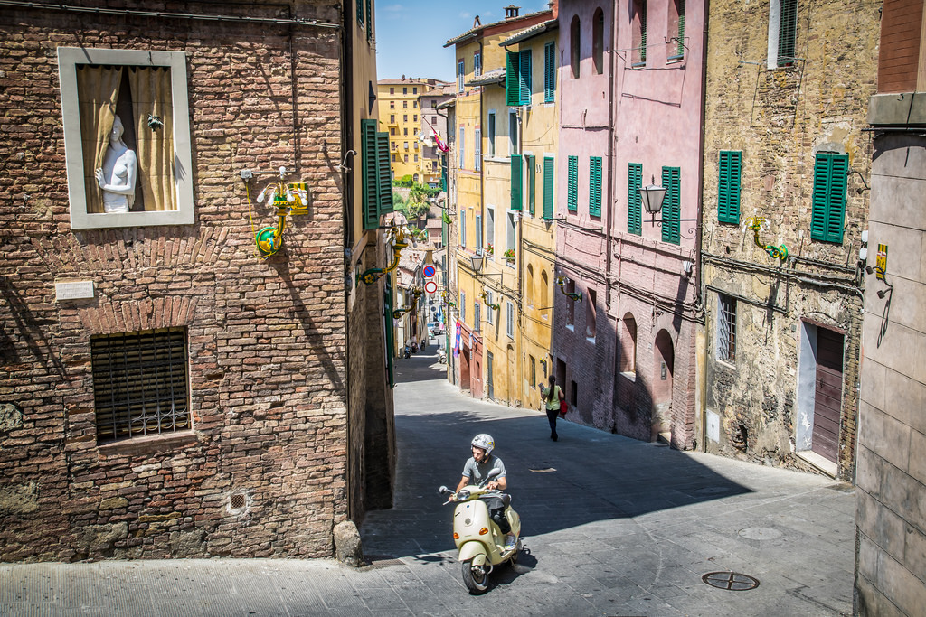 イタリア・シエナは見どころ満載！世界遺産の歴史地区と人気の競馬「パーリオ」