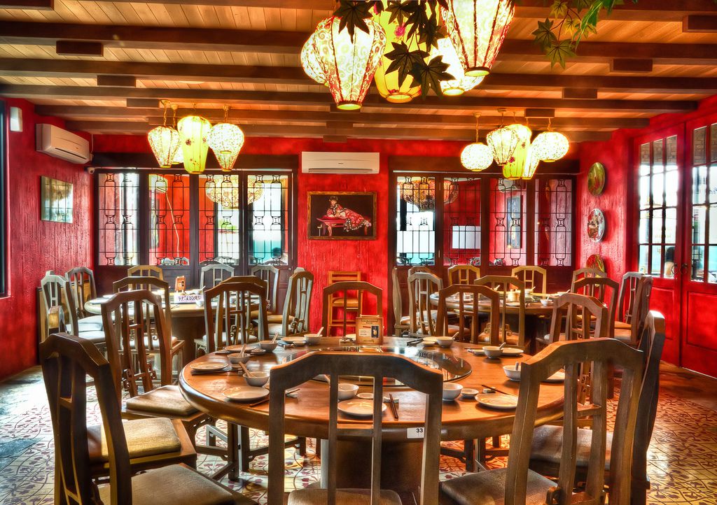 中華料理で守るべきテーブルマナーとは？ターンテーブルは時計回り？取り箸って？