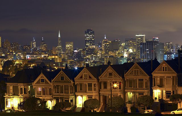 サンフランシスコ観光ならアラモ・スクエアへ！「フルハウス」で一躍有名となったビクトリアンハウスの街並み