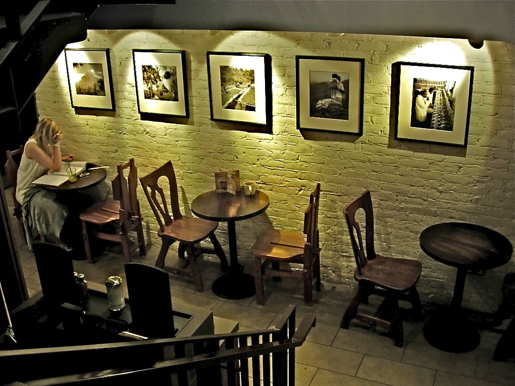 ロンドンでカフェなら人気のスタバ・コンデュイットストリート店へ！内装がお洒落すぎる！