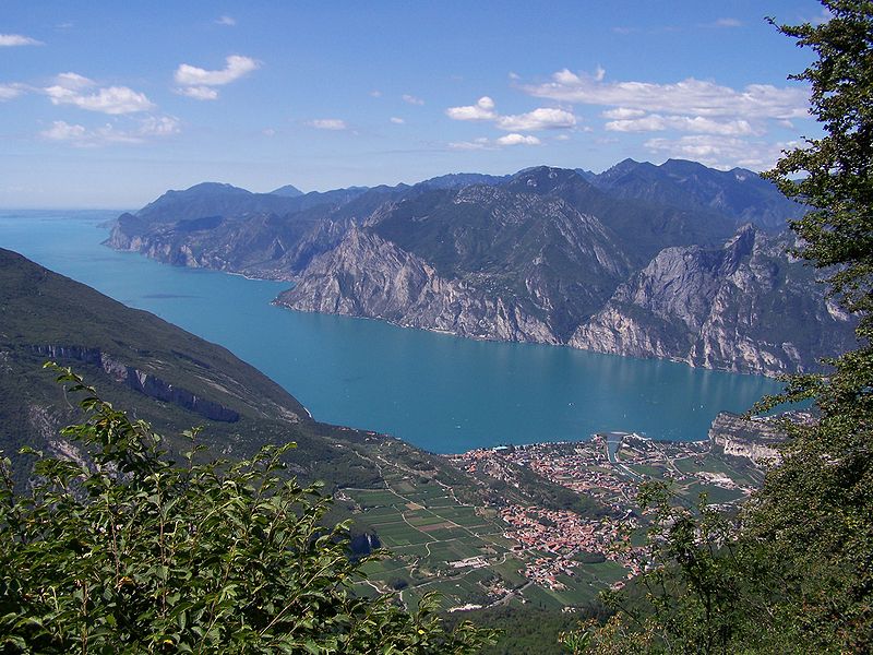 イタリア最大の湖・ガルダ湖畔おすすめの町＆観光スポットおすすめ４選