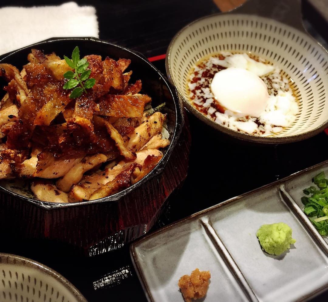 福岡新名物は1度で4度おいしい！博多・中洲の｢とりまぶし｣