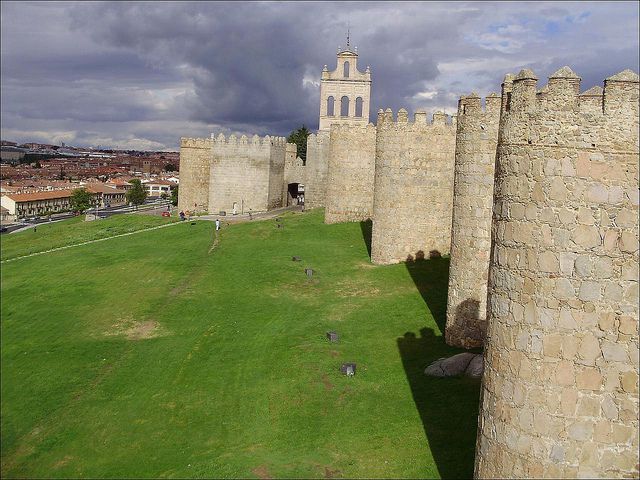 スペインの世界遺産！アビラ旧市街の市壁と、教会群おすすめ観光スポット８選