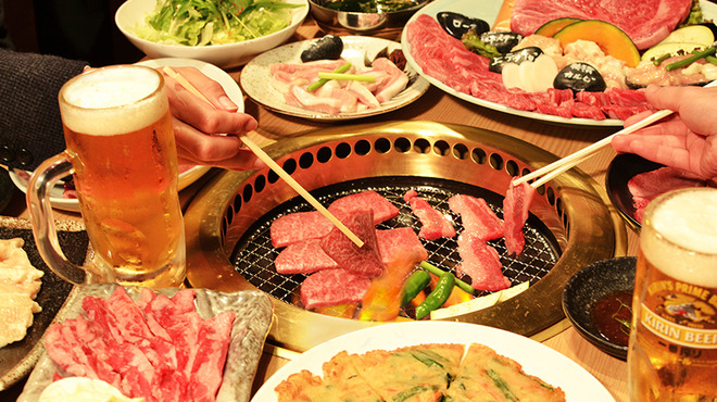 京都のこだわり食べ放題焼肉チェーン店「やる気」と新形態「NIKUYA GINIRO」のオープン情報