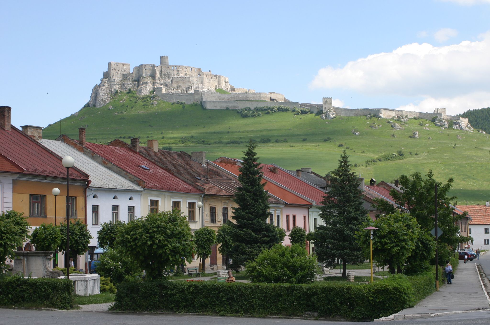 東欧スロバキア・スピシュ城とレヴォチャ地区でおすすめの観光プラン特集！天空の城ラピュタがそこに