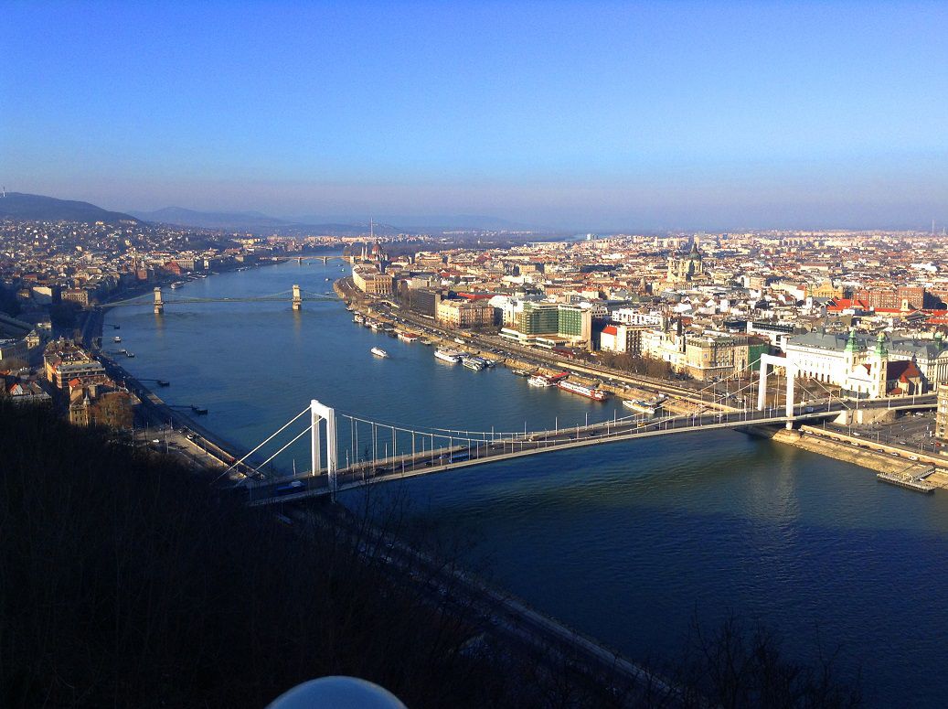 ハンガリー・ブタペスト観光なら絶対行くべき！絶景スポット～くさり橋～