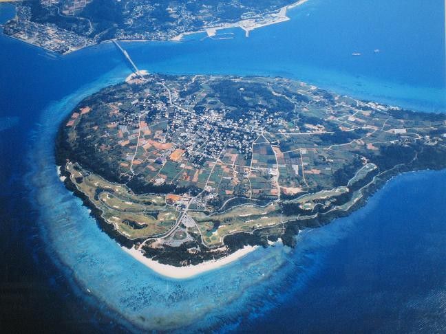 沖縄にある美しい離島！「瀬底島」へ行こう
