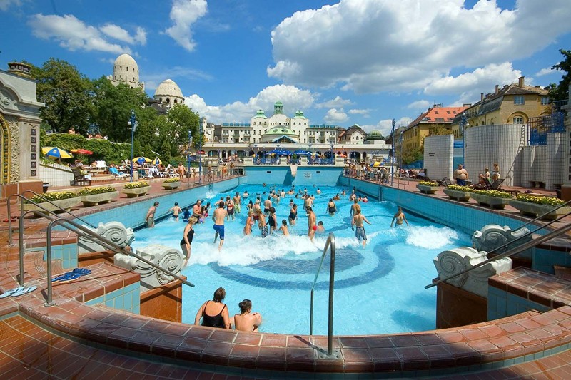 ハンガリー・ブダペストで人気の温泉スポットおすすめ４選！マッサージやサウナも！