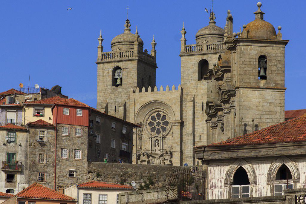 ポルトガル世界遺産「ポルト歴史地区」観光で人気の建造物＆遺跡6選
