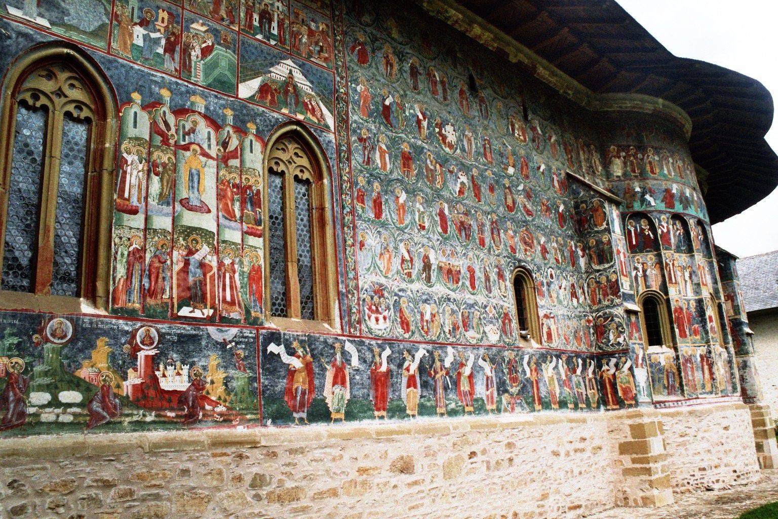 ルーマニア・モルドヴァ地方観光で行くべき修道院おすすめ５つ