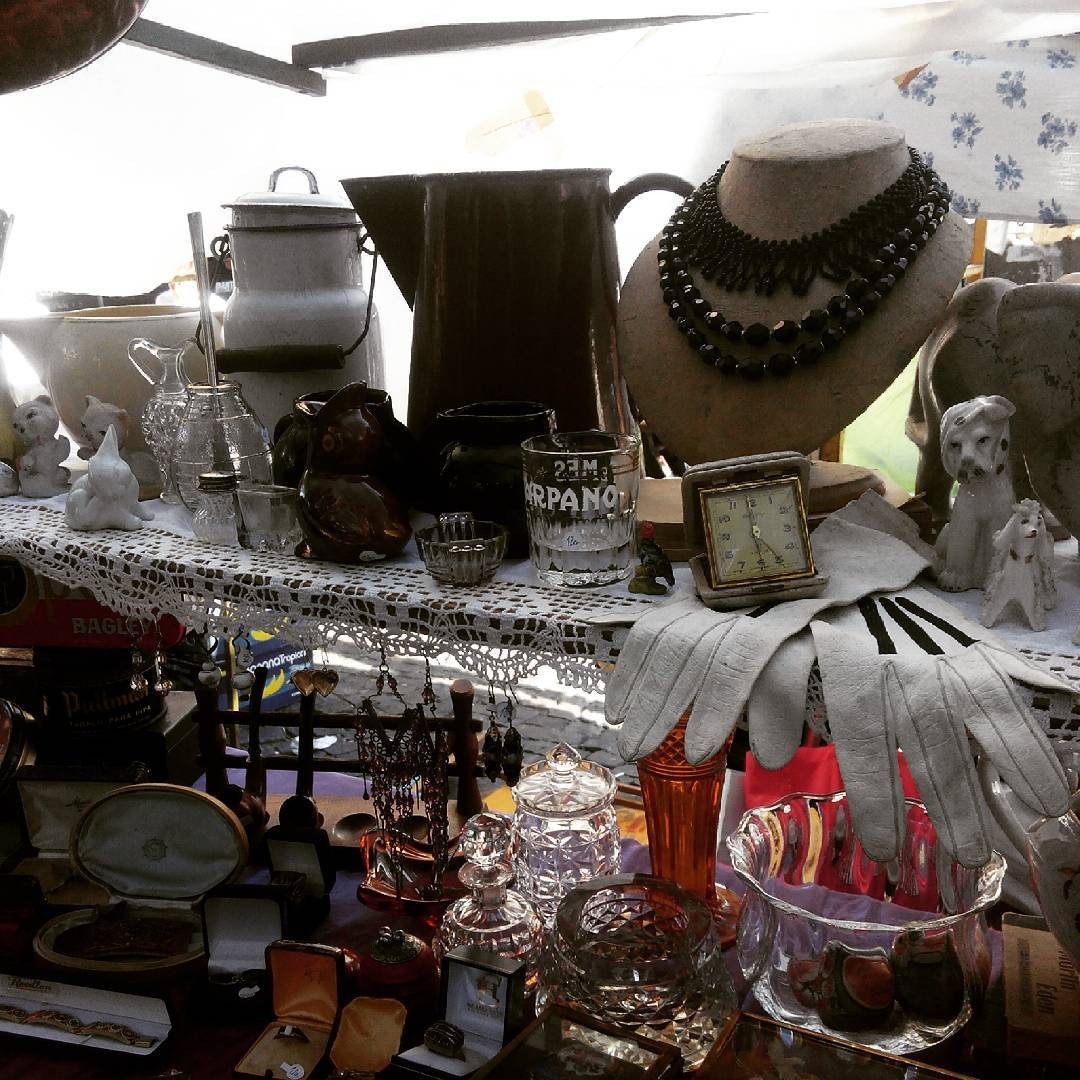 アルゼンチン・ブエノスアイレス週末の青空市で掘り出し物のお土産をゲット！