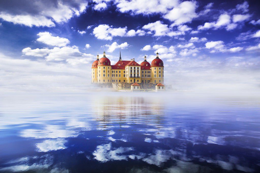 ドイツ・ドレスデン郊外の観光スポット「モーリッツブルク城」！湖に浮かび上がる美しいお城を見学