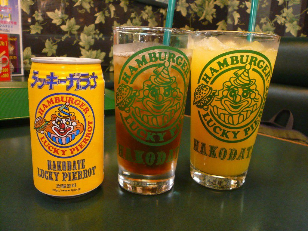 謎だらけ！北海道・函館のカオスなハンバーガーショップ「ラッキーピエロ」の魅力とは？