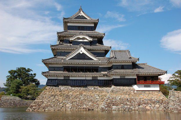 長野に行ったらぜひ観光！松本城と周辺スポット紹介