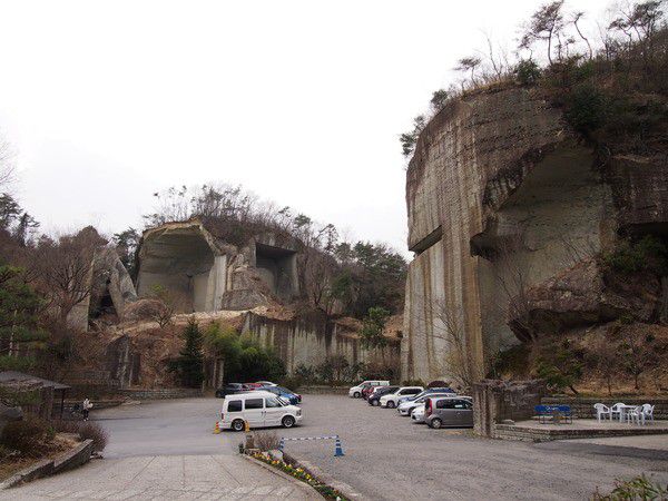 栃木県宇都宮の大人気観光スポット「大谷資料館」！幻想的な人工的巨大地下空間へいざ潜入