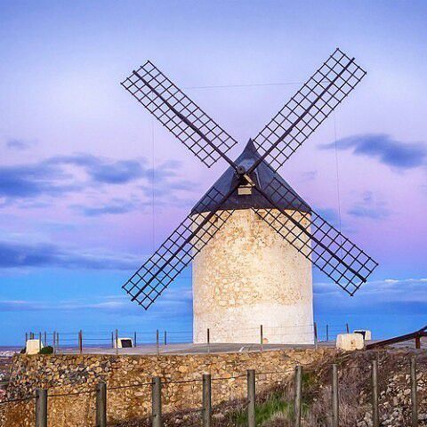 スペインで風車の絶景観光は必須！おすすめ風車3選を紹介♪