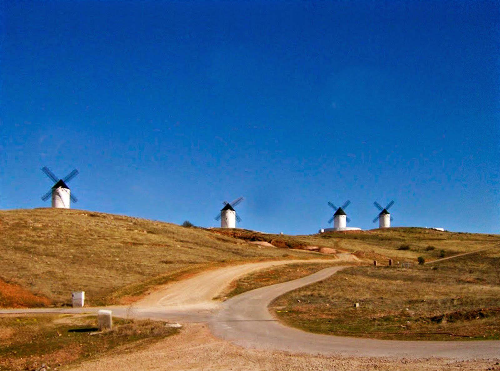 スペインで風車の絶景観光は必須！おすすめ風車3選を紹介♪