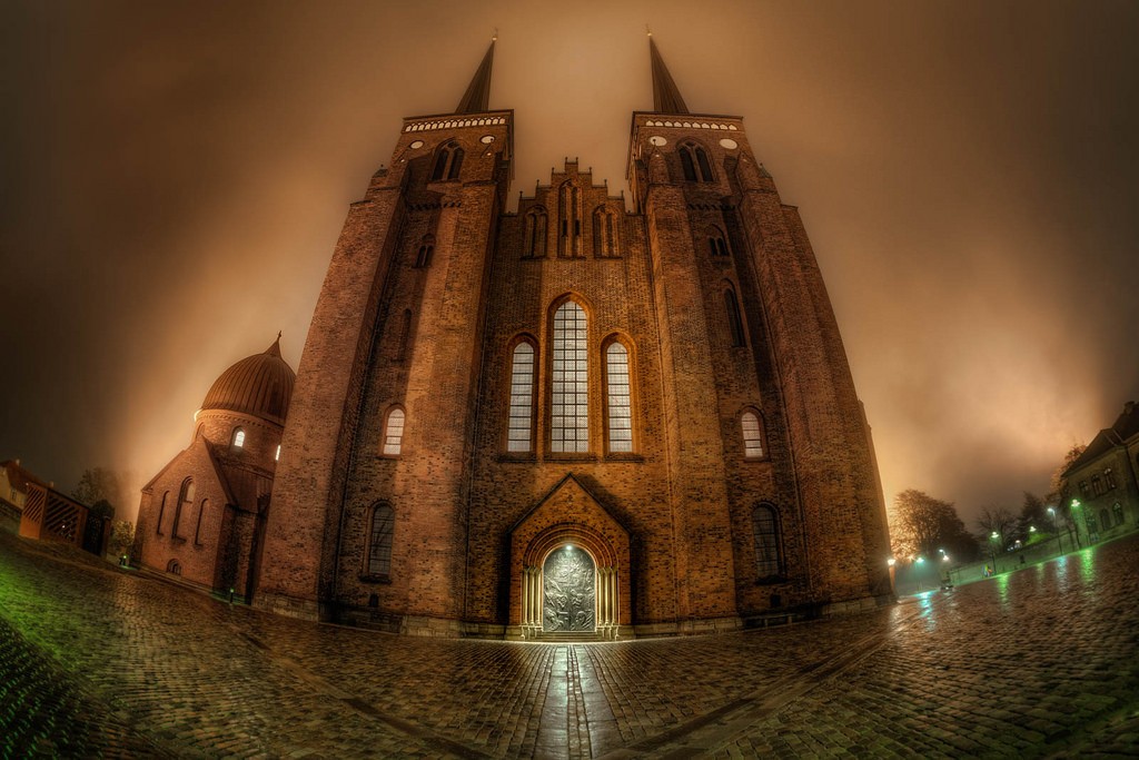 デンマークで必ず行くべき観光スポット「ロスキレ大聖堂」の見どころ紹介
