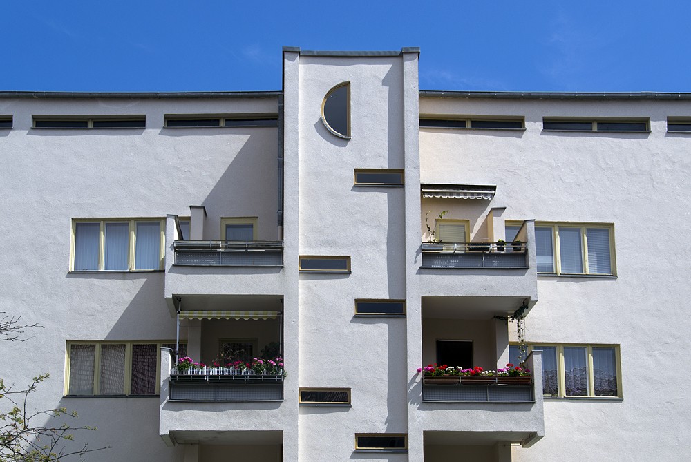 ドイツ・ベルリンの世界遺産「モダニズム集合住宅群」！100年前に建てられた驚愕の建物！