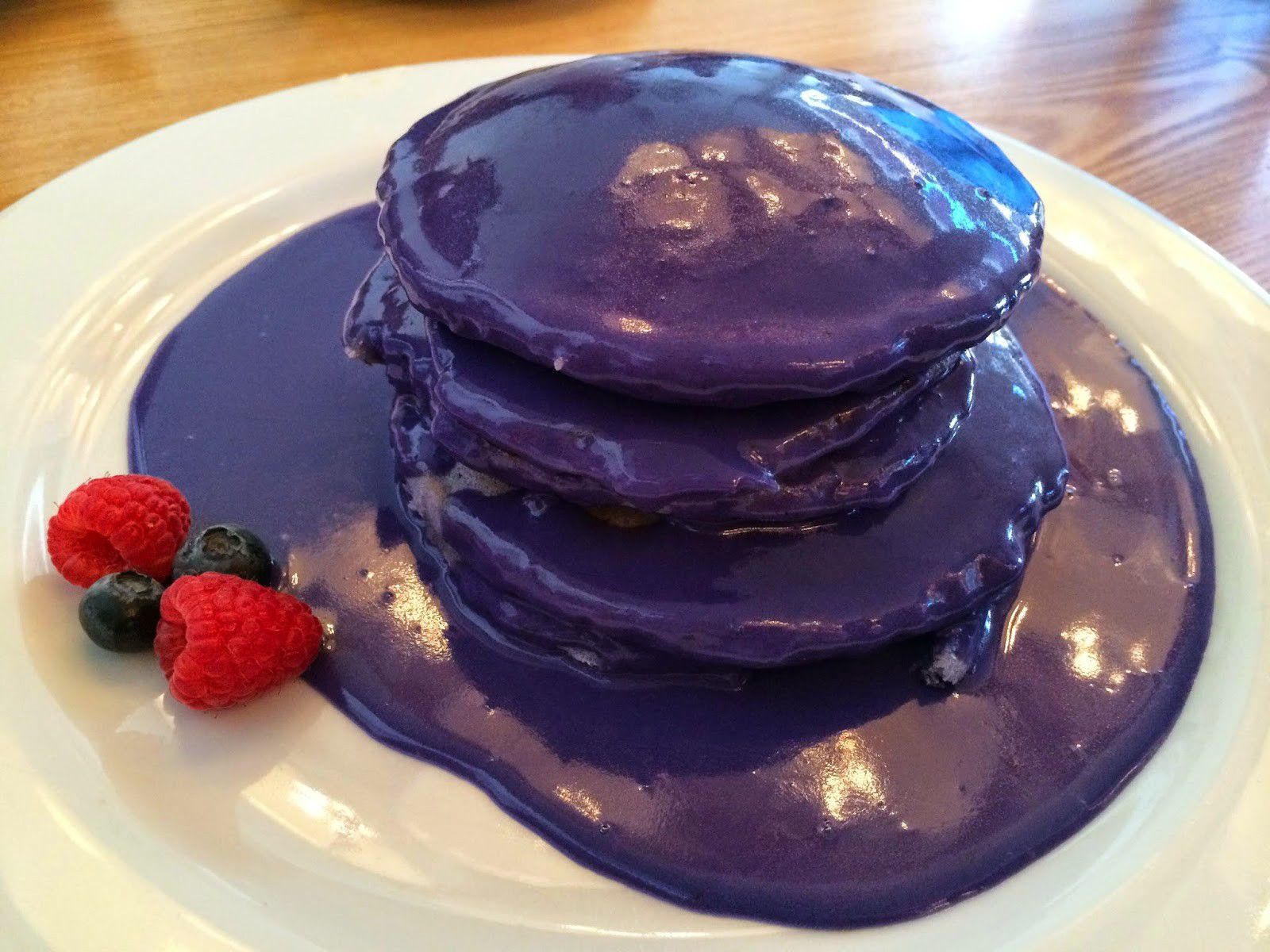 ハワイ・紫色のパンケーキが話題のYogur Story！ランチのカフェ飯も人気！