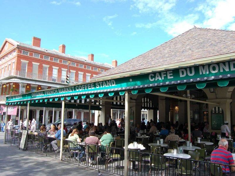 ニューオリンズの人気店「Café Du Monde」シュガーベニエがおいしい！お土産にコーヒーも