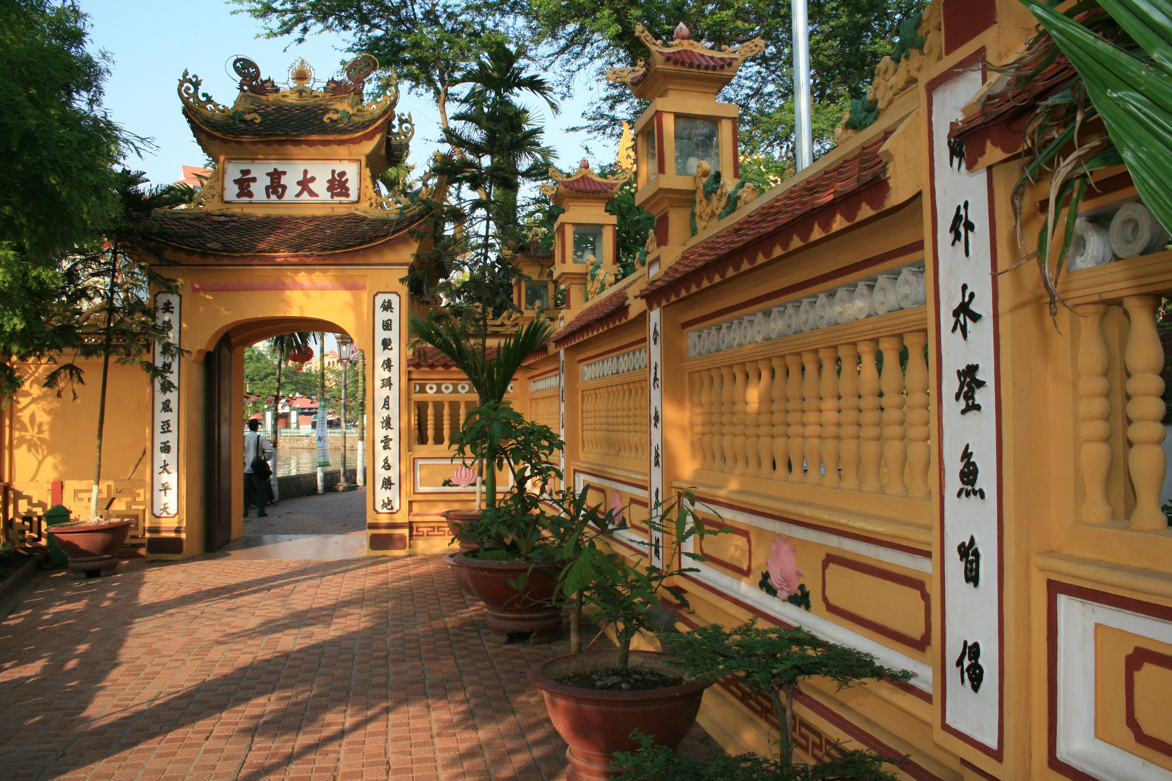 ベトナムの古都ハノイでお寺巡り！人気観光スポットおすすめ３選